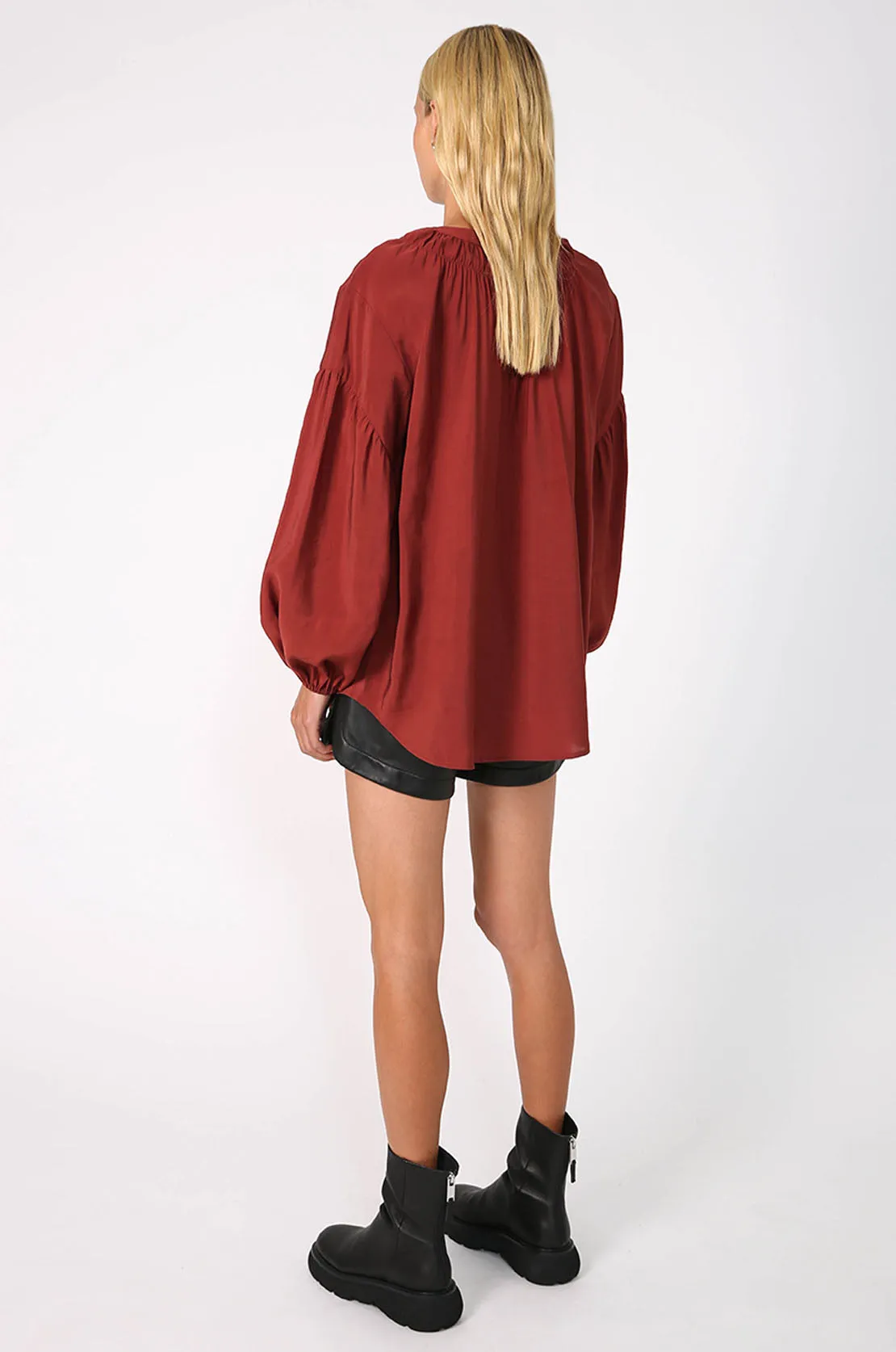 dulcet top / brick red