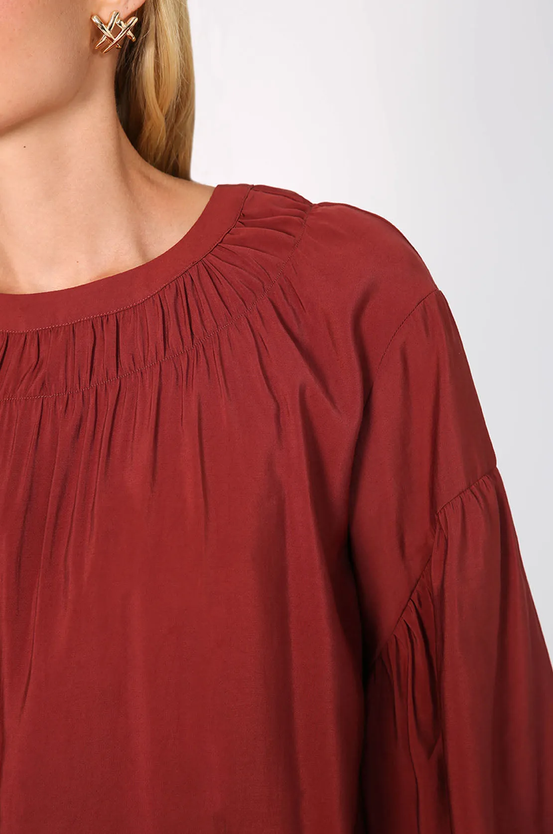 dulcet top / brick red
